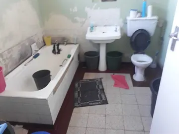 12 Bedroom Flat & Apartment