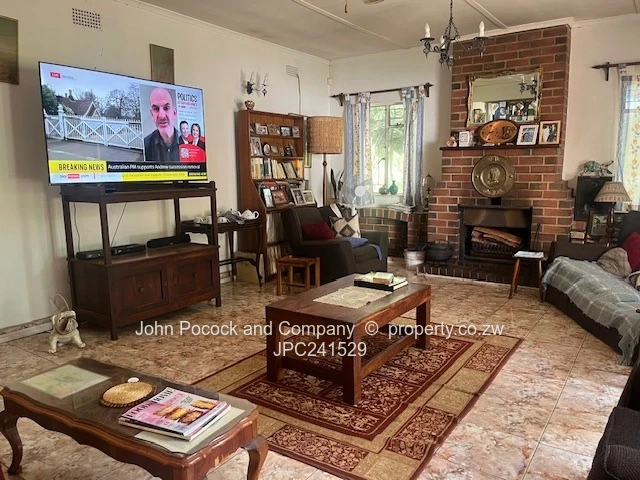 New on the Market 2,7 acres and spacious home