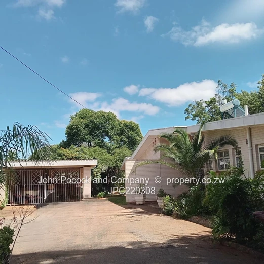 Charming 4 Bedroom Family Home in Morningside!