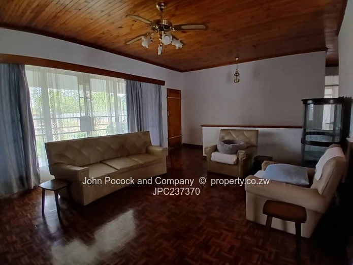 Charming Family Home In The Heart Of Woodlands!