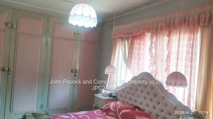 Warm, Spacious and Inviting Home in Woodlands