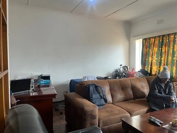 2 Bedroom Flat & Apartment