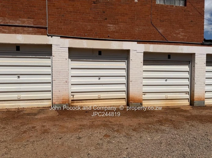 1-Bed Garden Flat in Suburbs