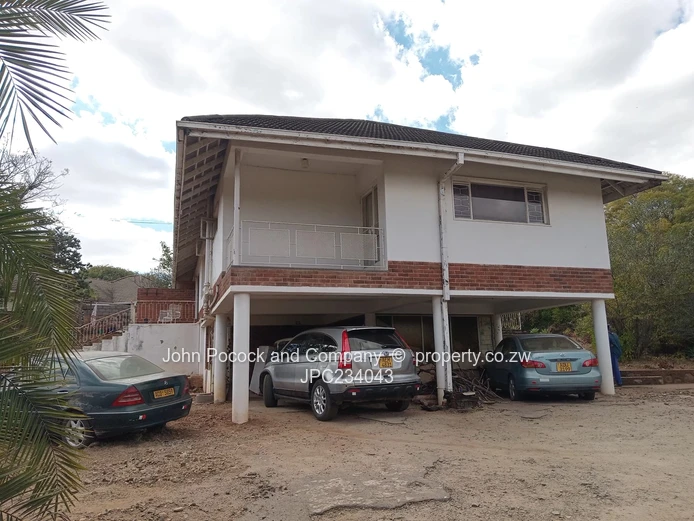 A  3-bedroom home with alot of potential in Morningside