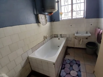 2 Bedroom Flat & Apartment