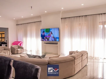 7 Bedroom House