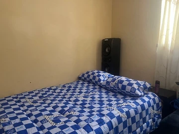 2 Bedroom Flat & Apartment