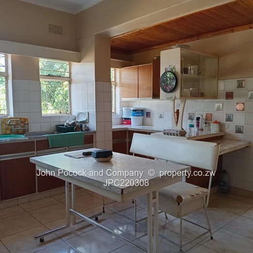 Charming 4 Bedroom Family Home in Morningside!