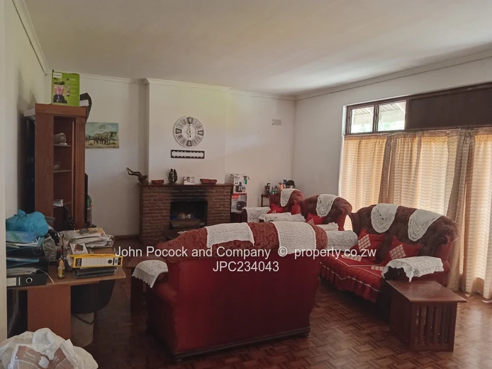 A  3-bedroom home with alot of potential in Morningside