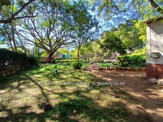 Exquisite Living in Burnside!