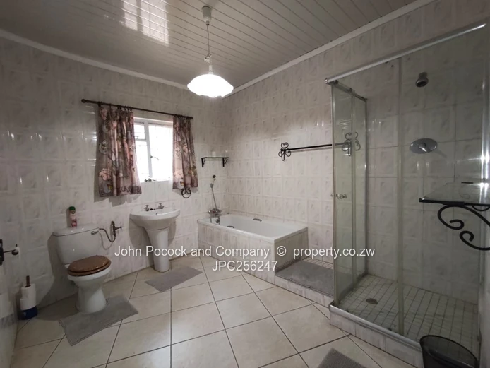 SOLD !! Burnside - Space & Privacy & Natural Setting