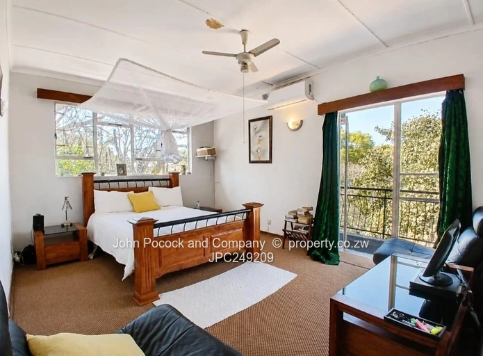 An Executive Sanctuary of Light, Space and Privacy (Sole Mandate)