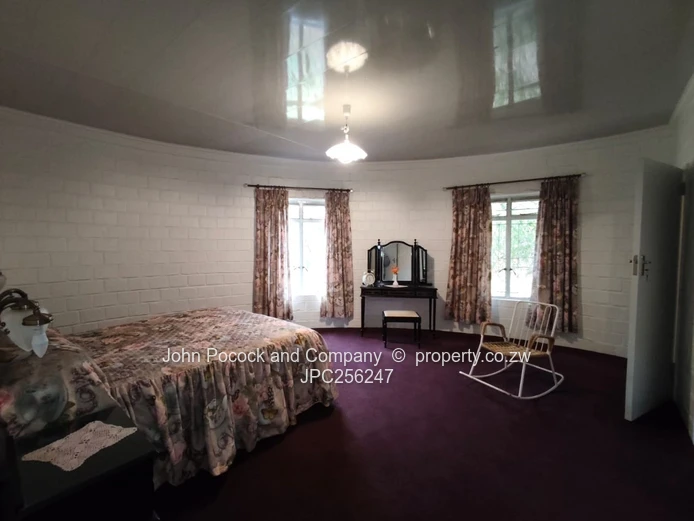 SOLD !! Burnside - Space & Privacy & Natural Setting