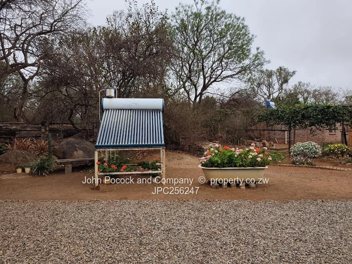 SOLD !! Burnside - Space & Privacy & Natural Setting