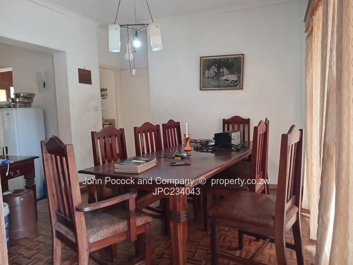 A  3-bedroom home with alot of potential in Morningside