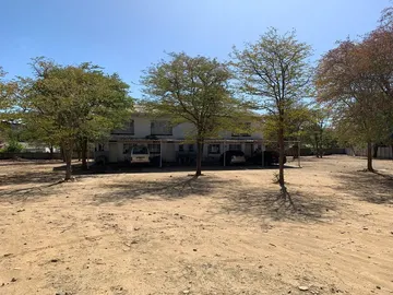 2 Bedroom Flat & Apartment