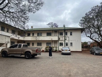 2 Bedroom Flat & Apartment