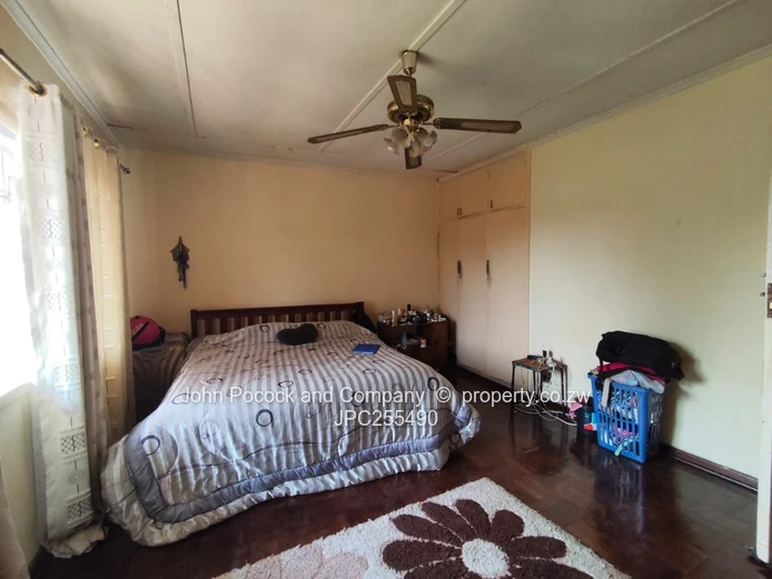 Malindela 5 Bedroom Home – Renovators Dream