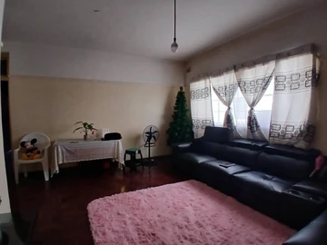 2 Bedroom Flat & Apartment