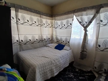 2 Bedroom Flat & Apartment