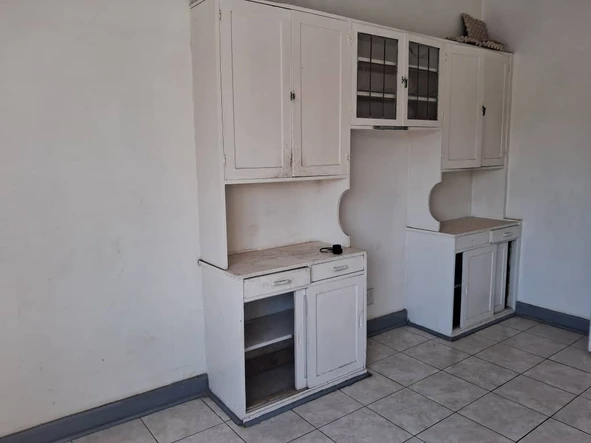 2 Bedroom Flat & Apartment