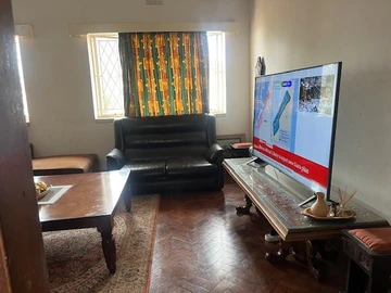 2 Bedroom Flat & Apartment