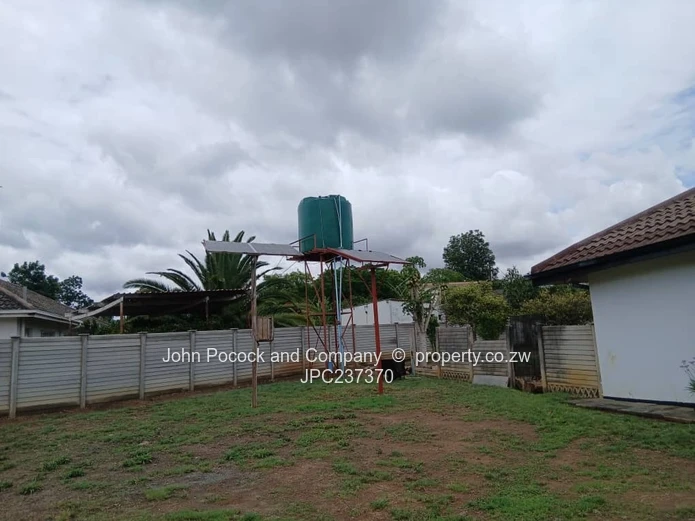 Charming Family Home In The Heart Of Woodlands!