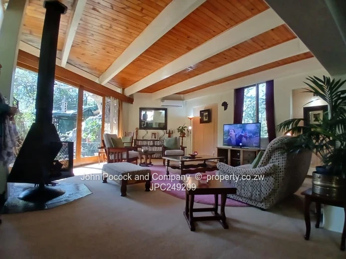An Executive Sanctuary of Light, Space and Privacy (Sole Mandate)