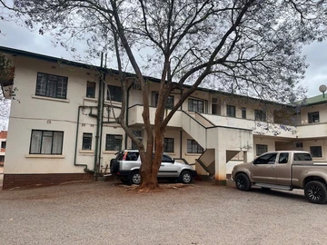 2 Bedroom Flat & Apartment