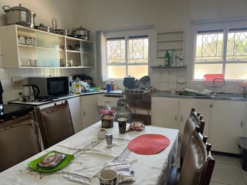 3 Bedroom Flat & Apartment