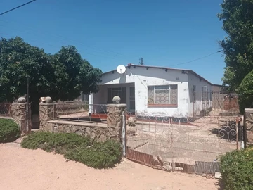 Family home in Emakhandeni 