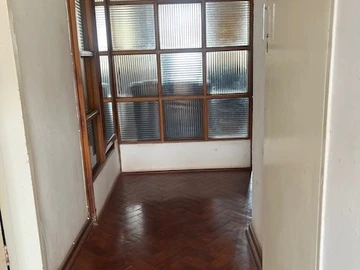 2 Bedroom Flat & Apartment