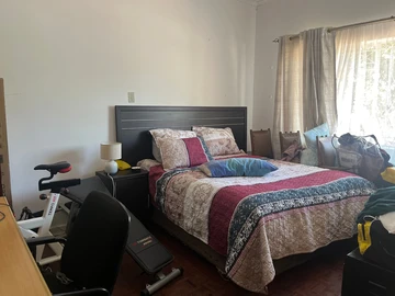 3 Bedroom Flat & Apartment