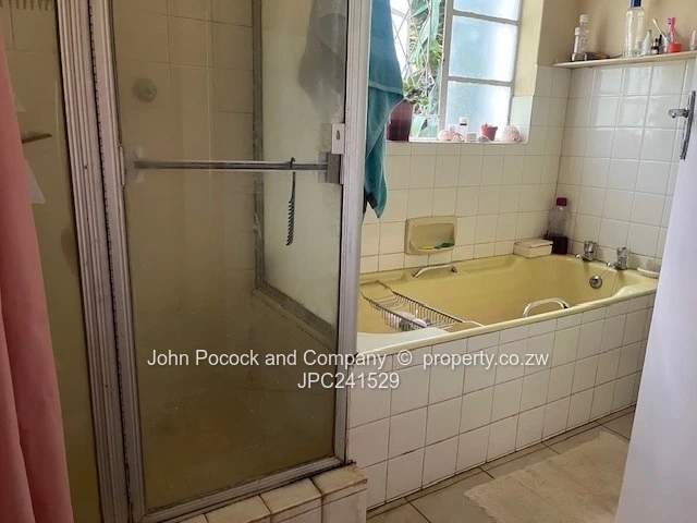 New on the Market 2,7 acres and spacious home