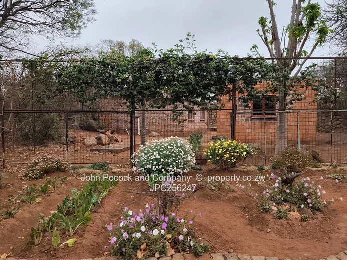 SOLD !! Burnside - Space & Privacy & Natural Setting