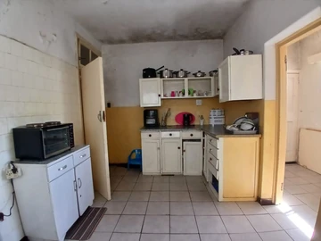 2 Bedroom Flat & Apartment