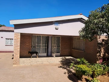 A modern and neat home in Tshabalala