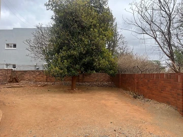 2 Bedroom Flat & Apartment