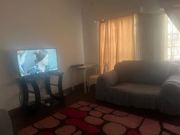 2 Bedroom Flat & Apartment