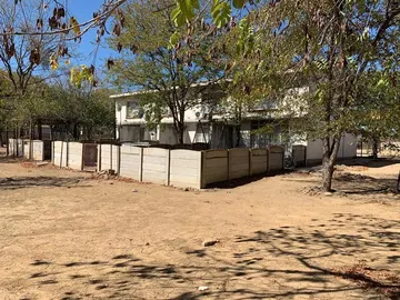 2 Bedroom Flat & Apartment