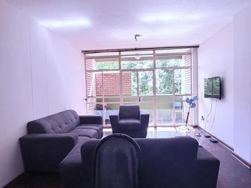 2 Bedroom Flat & Apartment
