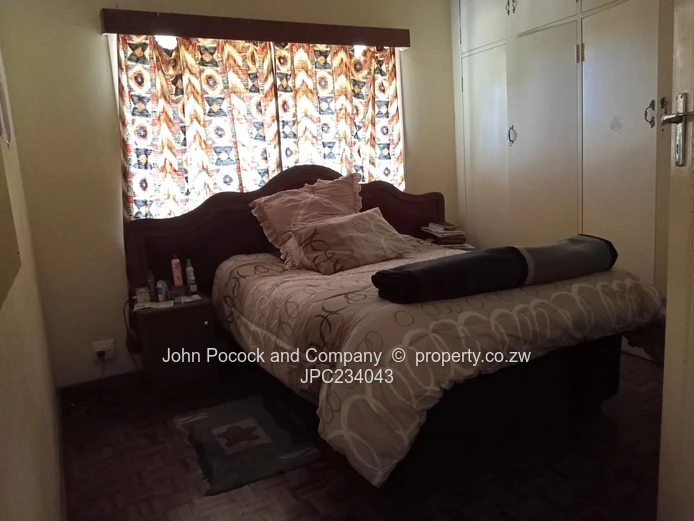 A  3-bedroom home with alot of potential in Morningside