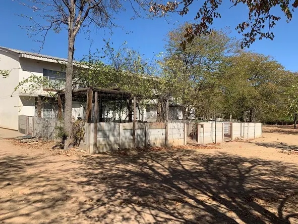 2 Bedroom Flat & Apartment