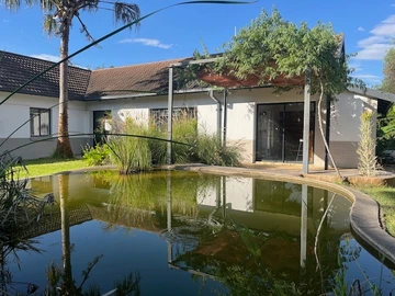 Famona 4 bedrooms 3 bathrooms