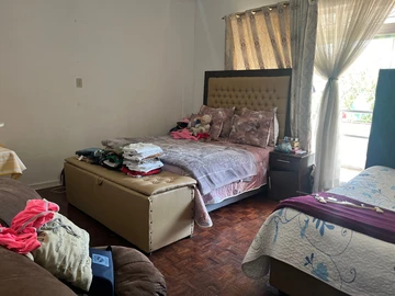 3 Bedroom Flat & Apartment