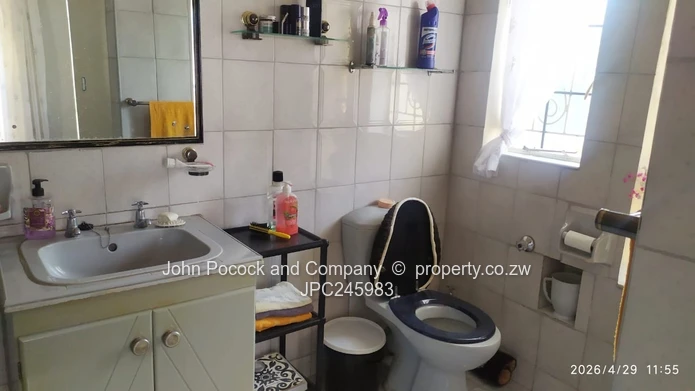 Warm, Spacious and Inviting Home in Woodlands