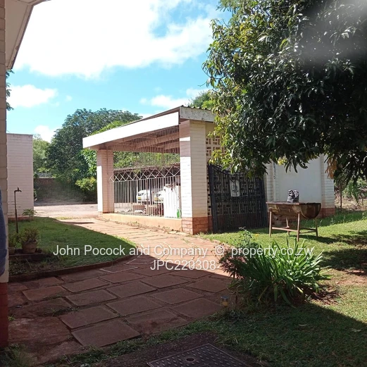 Charming 4 Bedroom Family Home in Morningside!