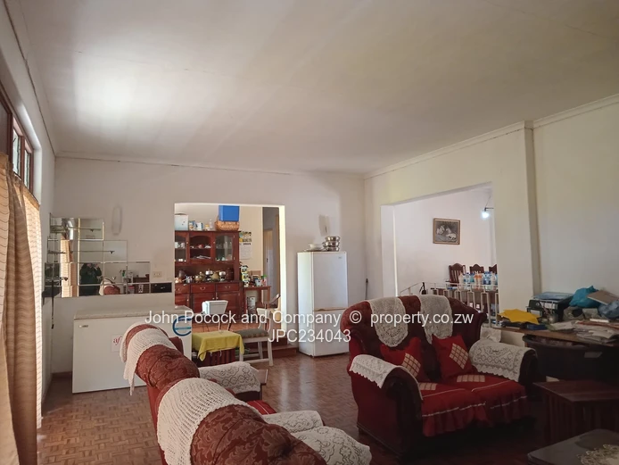 A  3-bedroom home with alot of potential in Morningside