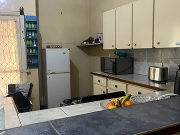 2 Bedroom Flat & Apartment