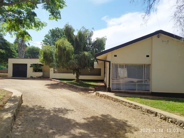  3-Bedroom Home with Garden and Views in Four Winds